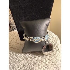 Vintage Coro Pegasus Bracelet Silver Tone Blue Leaf Link Large Disc Charm 7 Inch